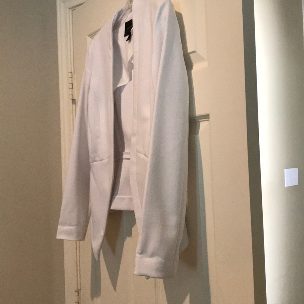 Blazer - Picture 3 of 6